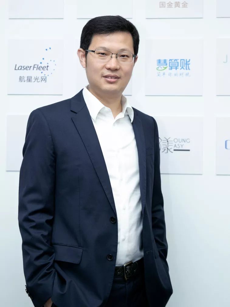 60C1A6E62D61AD6471E9DA4CB71_0193386E_C4D5